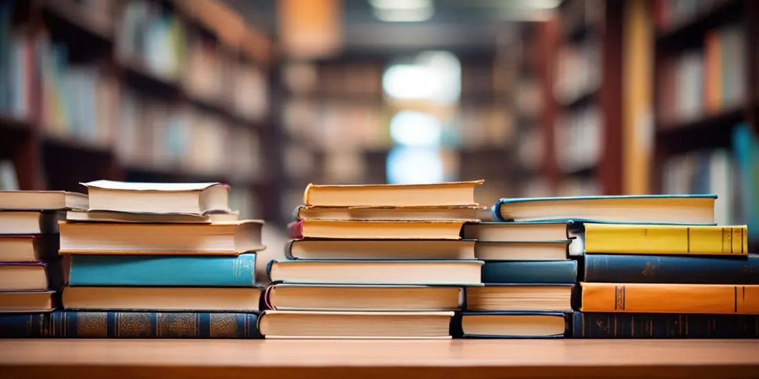 Libros en una biblioteca, imagen ilustrativa
